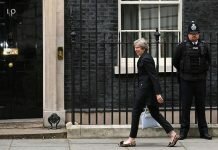 Brexit: May to discuss end deal with ministers