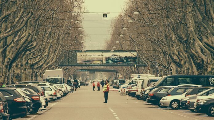 Heavily polluting diesel vehicles banned in Stuttgart © Cristian Bortes