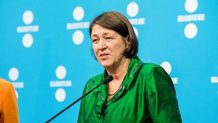 Bulc presents EU Action Plan on Military Mobility to NATO