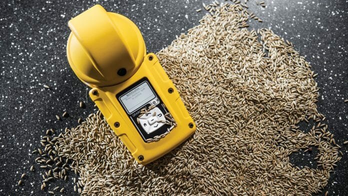 grain protein measurement device